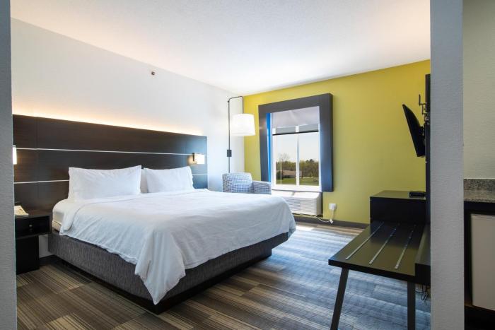 holiday inn express hotel and suites bedford by ihg
