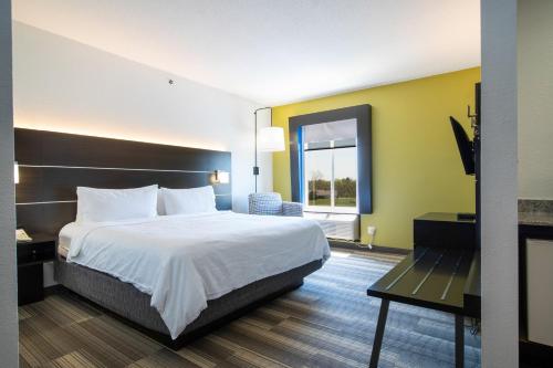 holiday inn express hotel and suites bedford by ihg