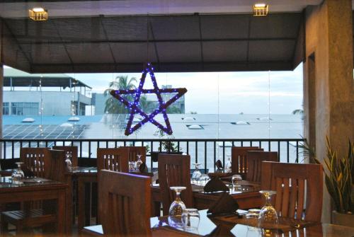 The Canoe,Negombo>>Katunayake,3 star