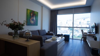 the stay furnished apartments