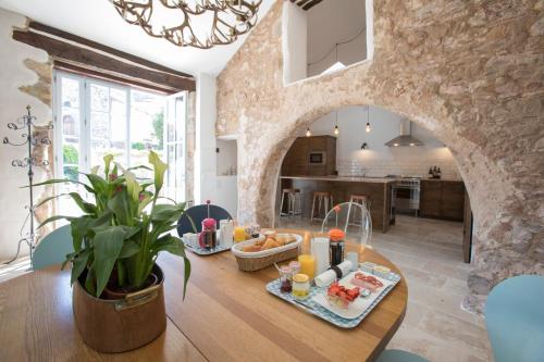 chateau dolmet guesthouse