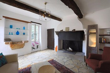 chateau dolmet guesthouse