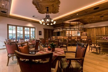 hotel and gaststatte zum erdinger wei brau
