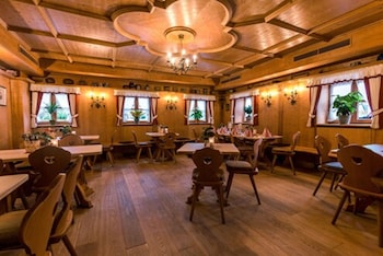 hotel and gaststatte zum erdinger wei brau