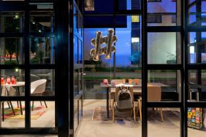 moxy stuttgart airport messe