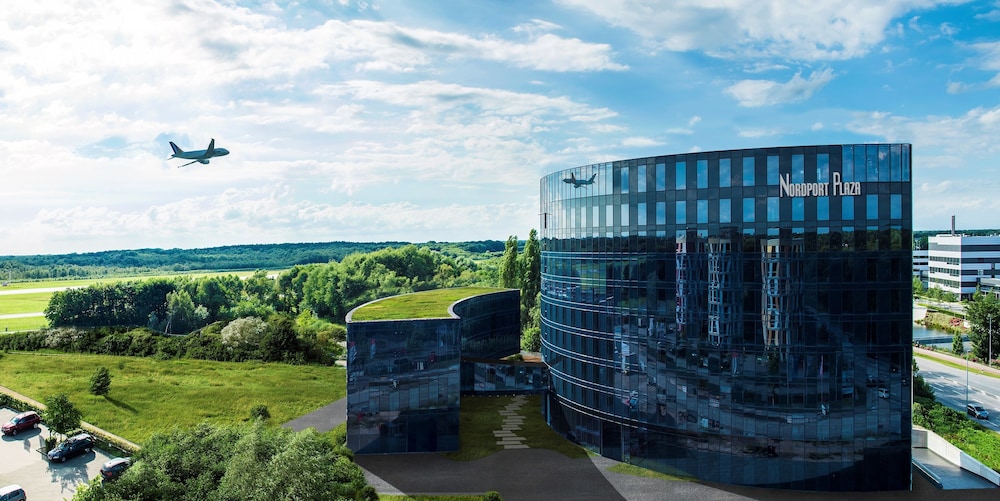 airport plaza hotel hamburg