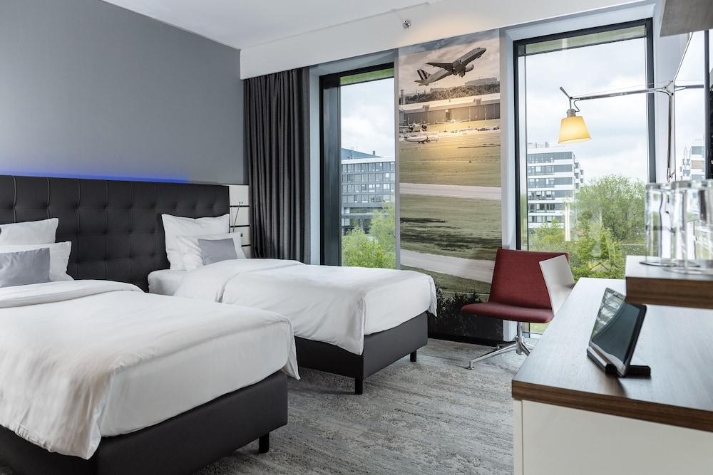 airport plaza hotel hamburg