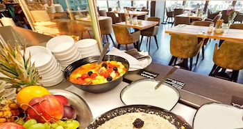 v8 hotel motorworld region stuttgart bw premier collection