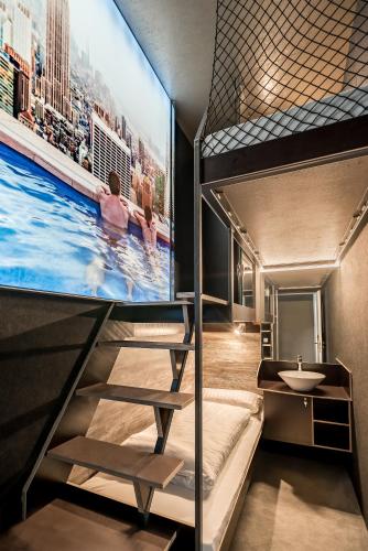 boxhotel goettingen app based hotel
