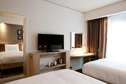 hampton by hilton dortmund phoenix see