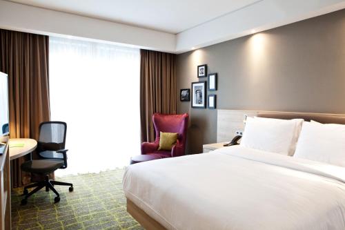 hampton by hilton dortmund phoenix see