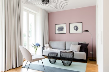 august the boardinghouse