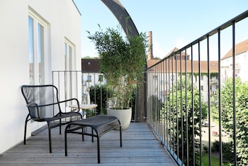 august the boardinghouse