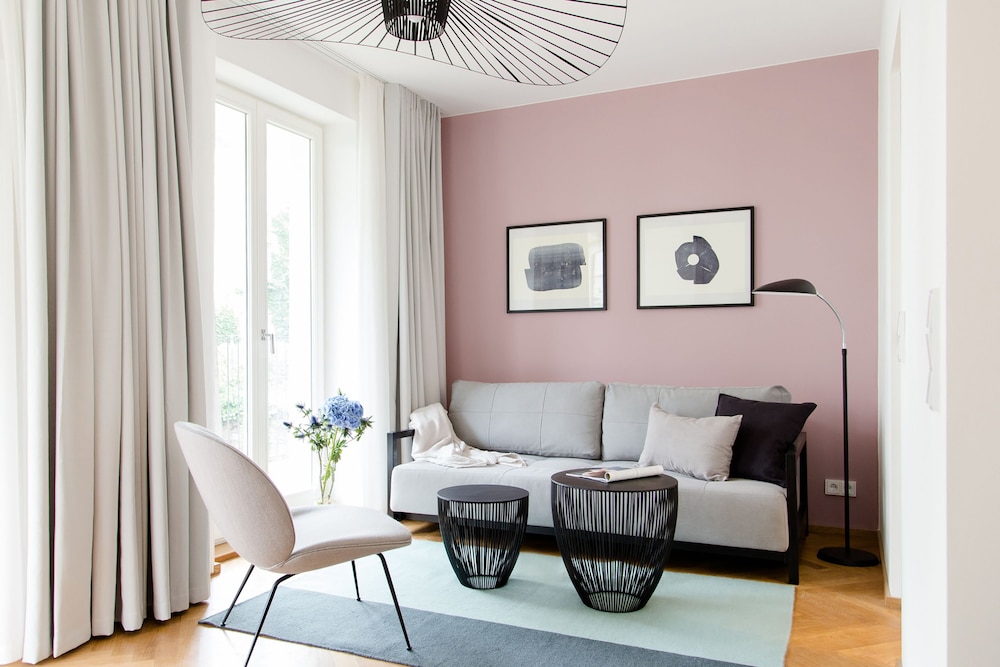 august the boardinghouse