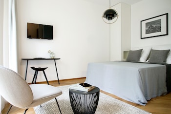 august the boardinghouse