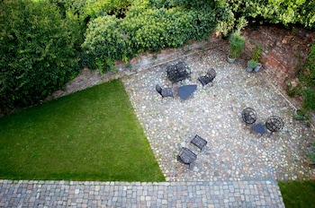 august the boardinghouse