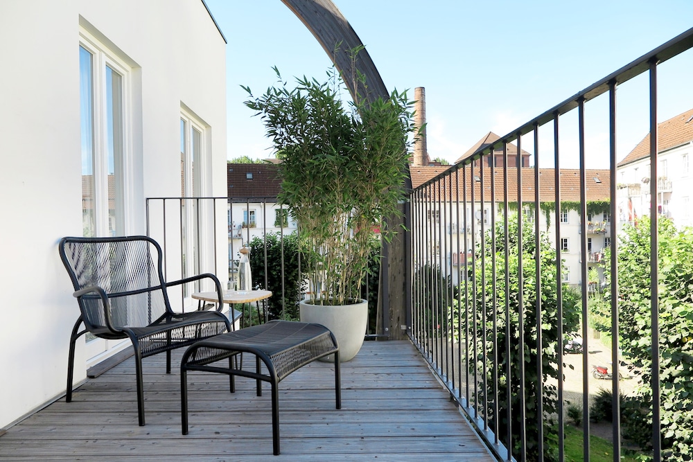 august the boardinghouse