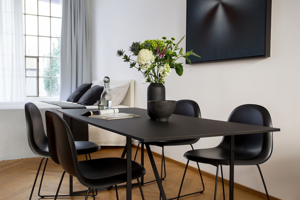 august the boardinghouse