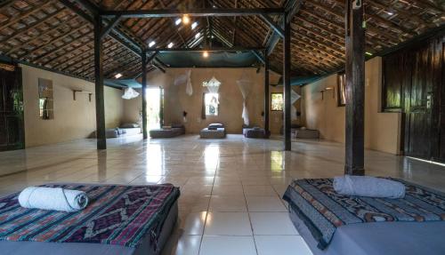 losmanos hostel