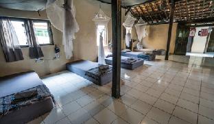 losmanos hostel