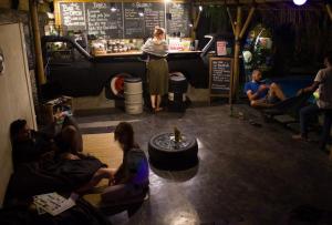 losmanos hostel