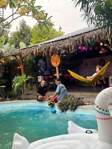 losmanos hostel