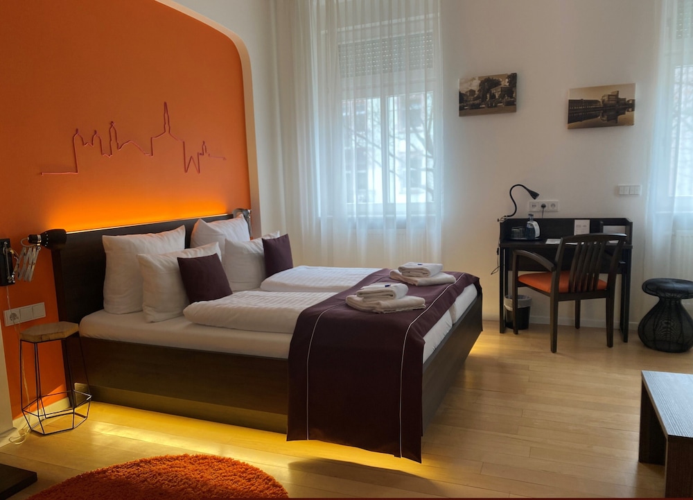 sevendays hotel boardinghouse