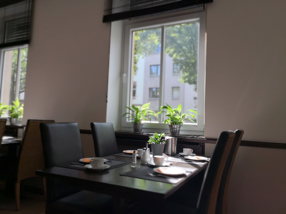 sevendays hotel boardinghouse