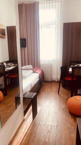 sevendays hotel boardinghouse