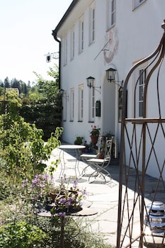 hotel boarding house hohenwart