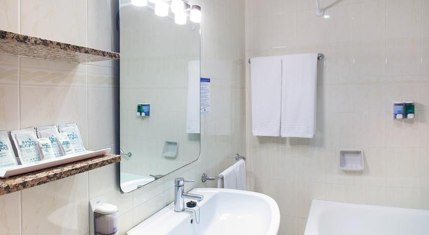 hotel rh royal recommended for adults