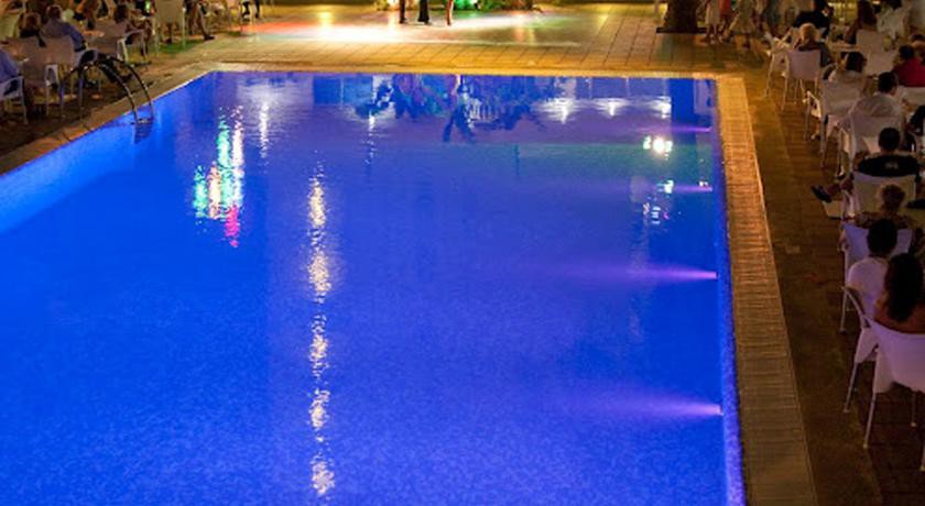 hotel rh royal recommended for adults