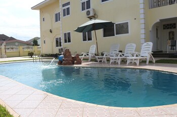 kingsbridge royale hotel