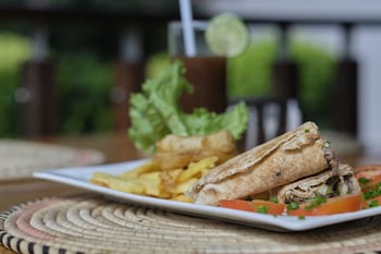 The Highbridge Guest Lodge,East Legon>>Accra,4 star