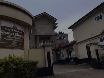Royal Triangle Guest House,Amasaman>>Accra,3 star