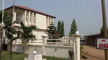 Royal Triangle Guest House,Amasaman>>Accra,3 star