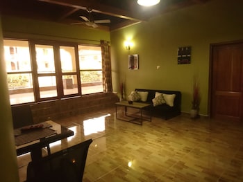 the golden apple guest house