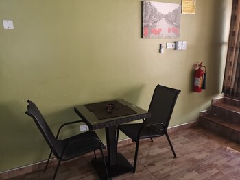 the golden apple guest house