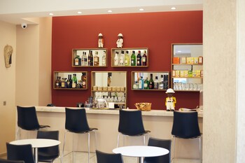 axis suites hotel