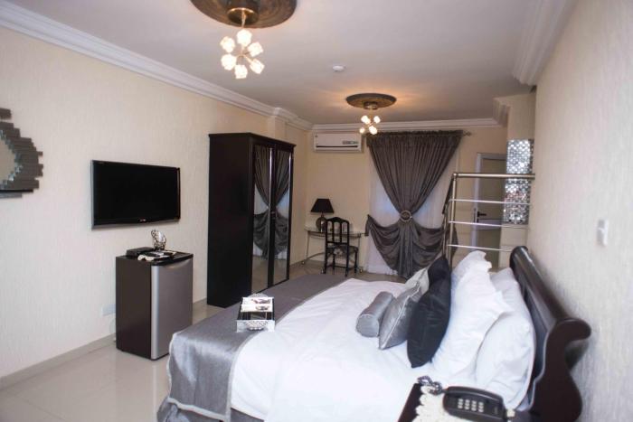 the ritzz exclusive guest house
