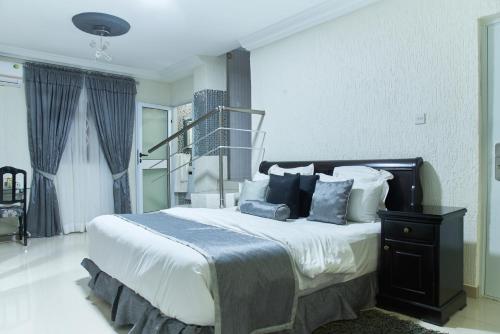 the ritzz exclusive guest house