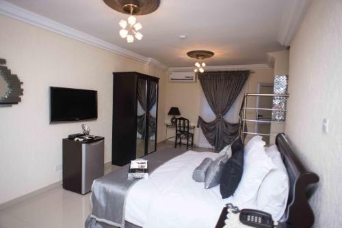 the ritzz exclusive guest house