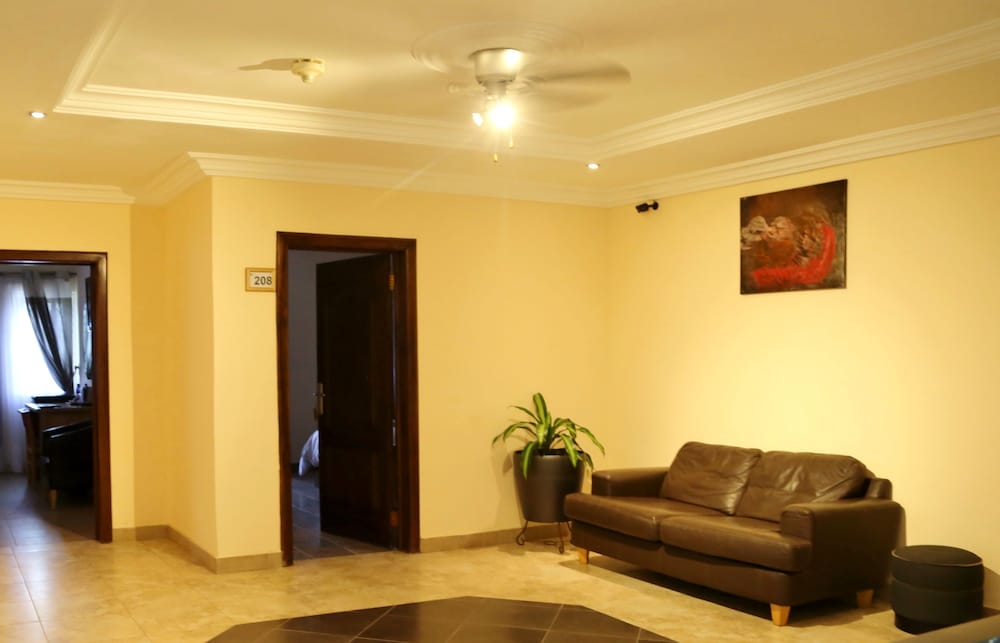 Eden Vale Hotel & Executive Training Cen,Tema>>Accra,4 star