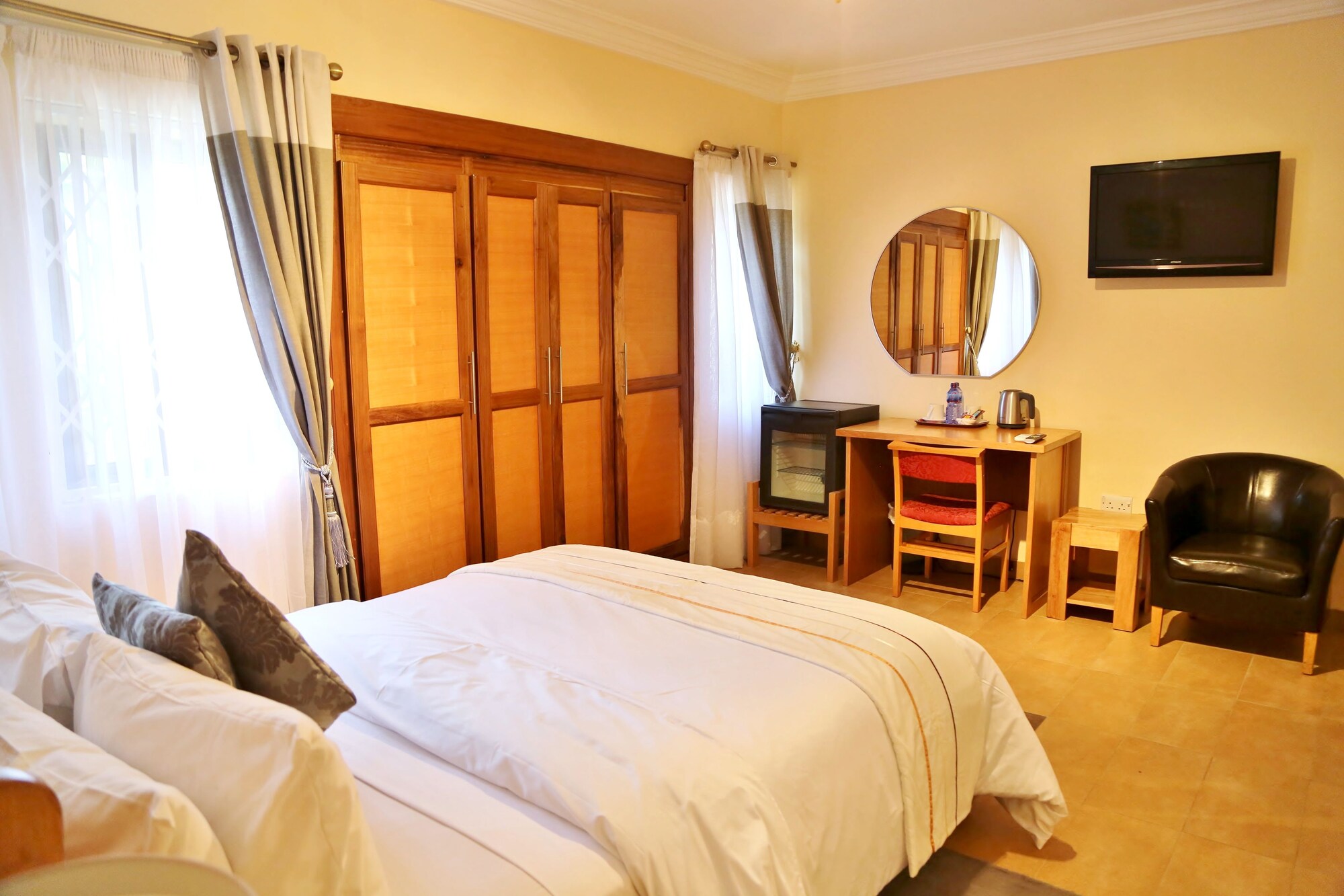 Eden Vale Hotel & Executive Training Cen,Tema>>Accra,4 star