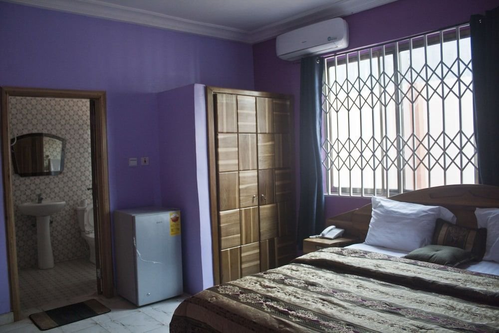 Peemarys Hotel,Adenta>>Accra,3 star
