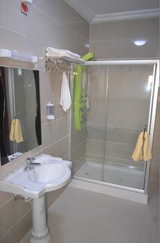 precious guest lodge