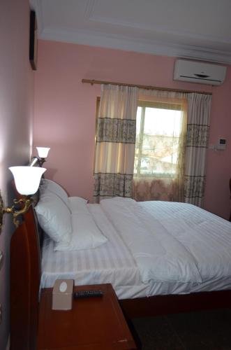 precious guest lodge