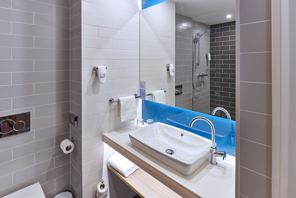 holiday inn express gibraltar by ihg