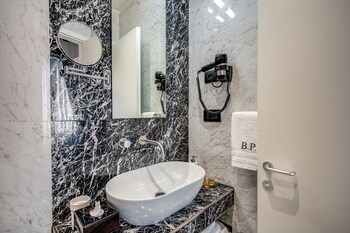 babuino palace and suites