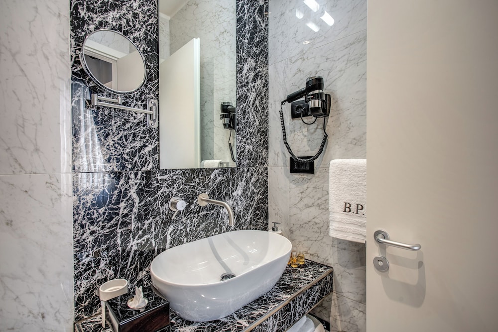 babuino palace and suites